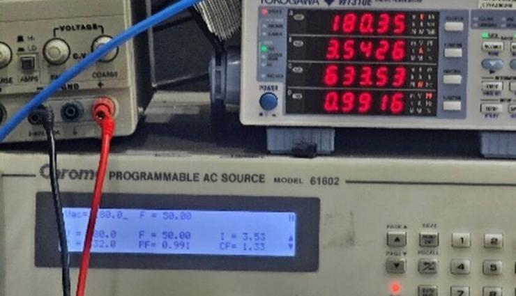 �������£�������MCU�������»�����һ���Ʒ�������Ч��ɿ���˫ͻ��